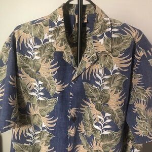 Royal Creations Men's Blue Tropical Leaf Print Button-Up Shirt